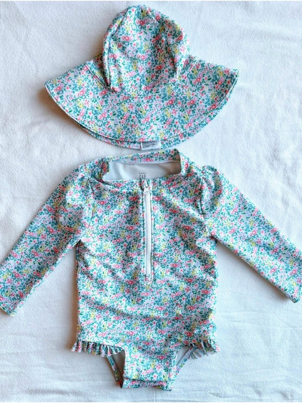 Kids Floral Long-Sleeve Rash Guard Swimsuit with Sun Hat - Pink/Green Floral